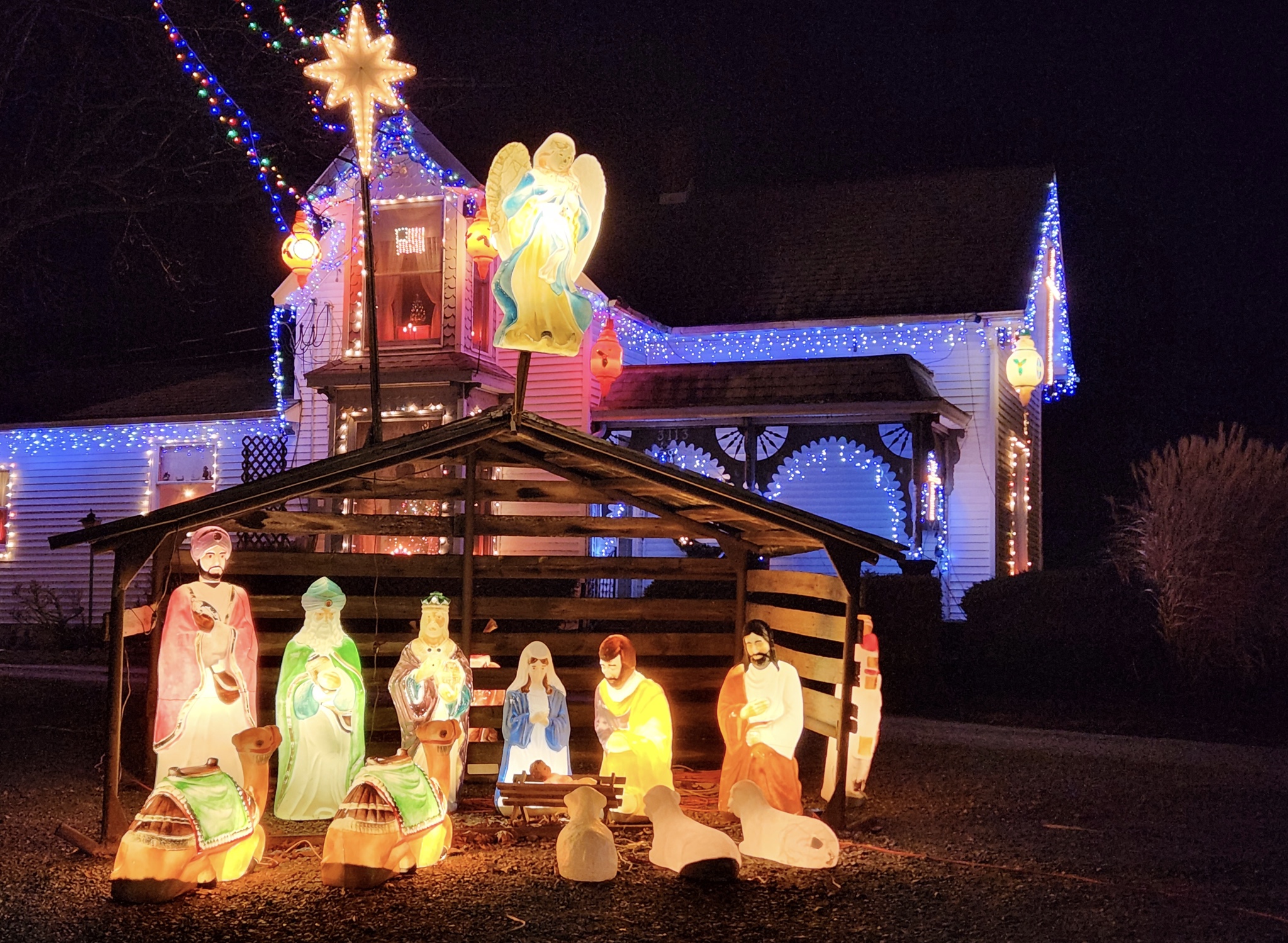 Oaklawn Acres Christmas Lights Shine Southeast of Rossville Again